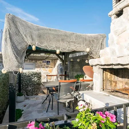 Ivana Holiday home Krapanj